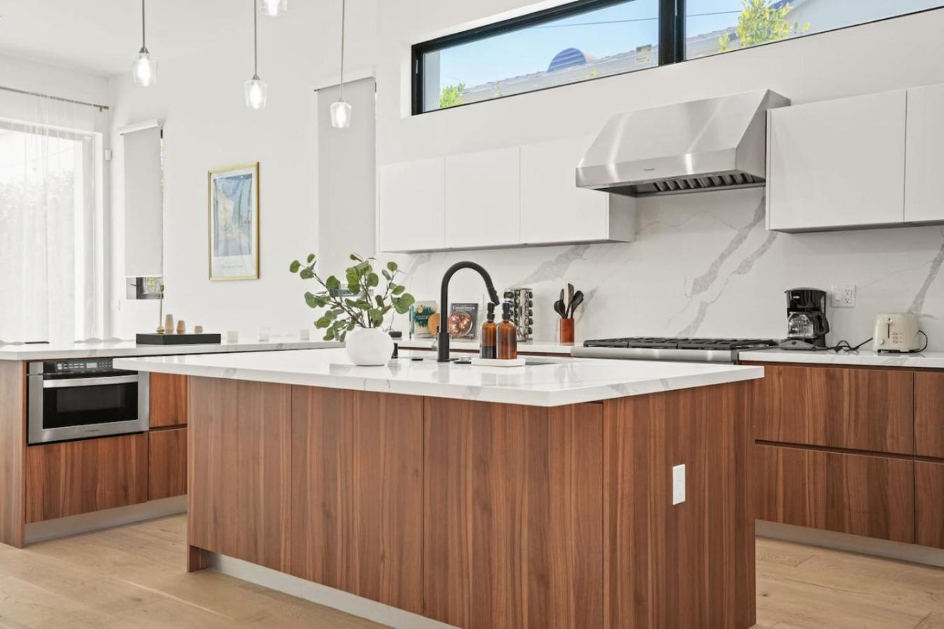 Modern High End High Ceiling 3bd La Casa vacanze *
